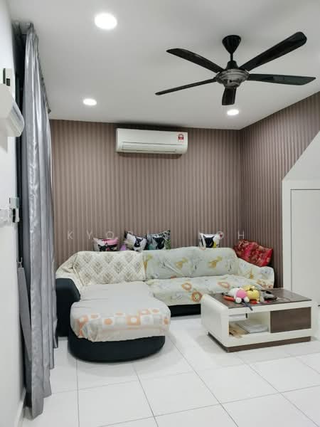 2-storey Terraced House for Sale in Taman Senai Jaya (Senai) - Kyoris Loh - Living Room - PropertyGuru.com.my