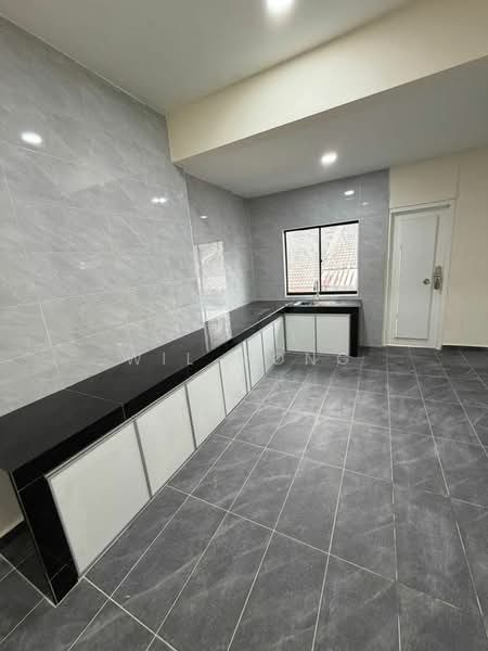 1-storey Terraced House for Sale in Taman Sri Bahagia (Tampoi) - Wil Mong - Kitchen - PropertyGuru.com.my