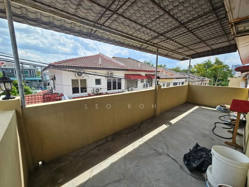 2-storey Terraced House for Sale in Bandar Putra Permai (Seri Kembangan) - Leo Koh - Balcony - PropertyGuru.com.my