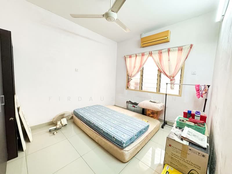 Rumah Teres 1 Tingkat untuk Dijual di Jalan Klang Lama (Old Klang Road) (Kuala Lumpur) - Firdaus Husin - Bedroom - PropertyGuru.com.my