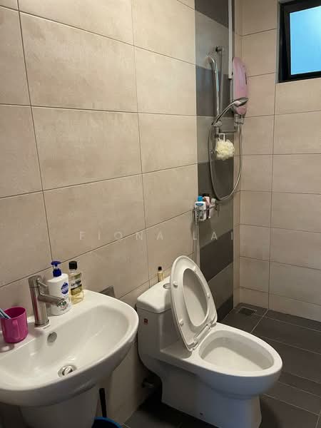 Servis Apartment untuk Dijual di Molek Regency - Fiona Lai - Bathroom - PropertyGuru.com.my