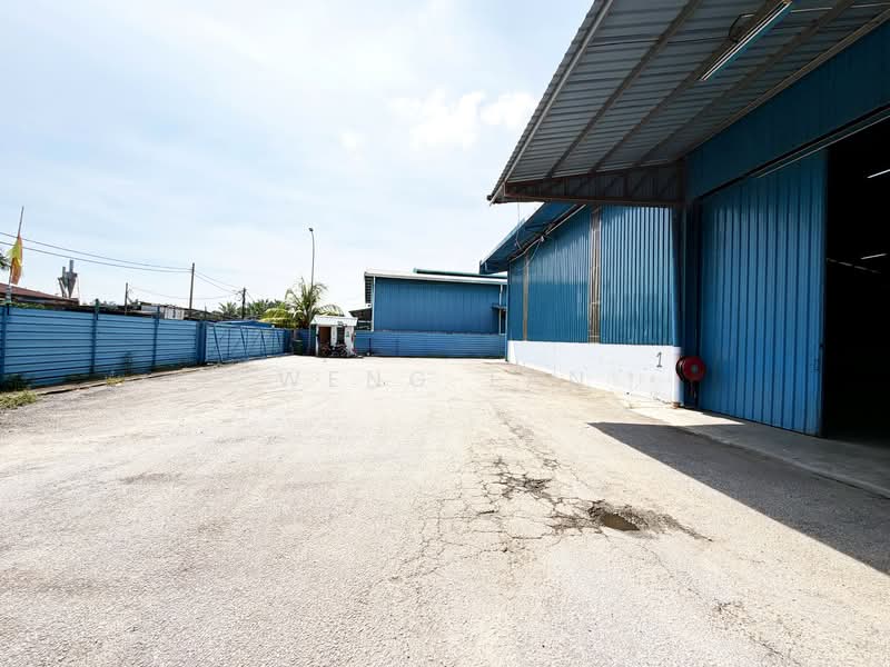 Warehouse for Rent in Kampung Teluk Mengkuang (Telok Panglima Garang) - Weng Tan - Exterior - PropertyGuru.com.my