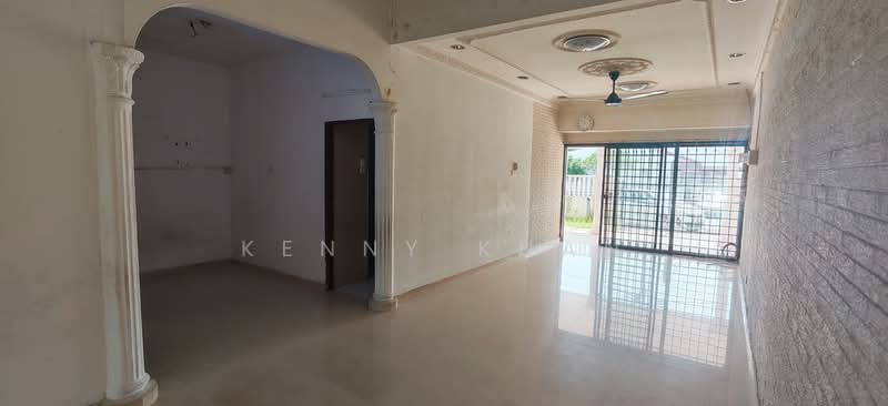 1-storey Terraced House for Rent in SS4 (Petaling Jaya) - Kenny Kuan - Living Room - PropertyGuru.com.my