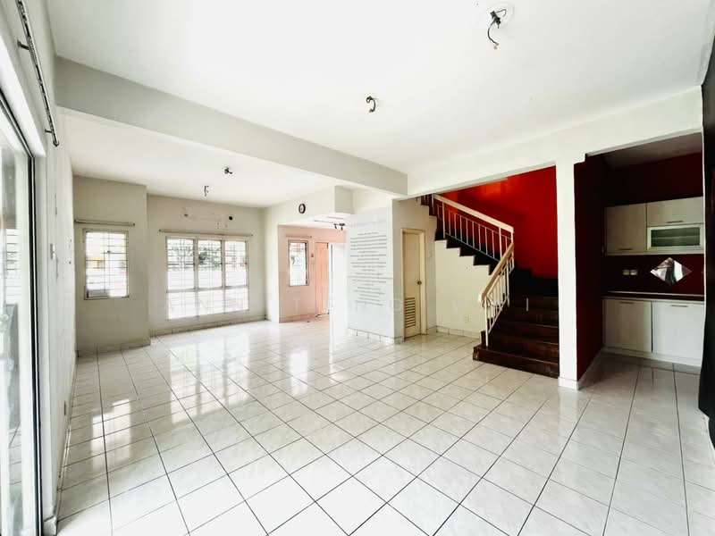 Rumah Teres untuk Dijual di Taman Aman Putra (Puchong) - Wai Ann Teng - Living Room - PropertyGuru.com.my