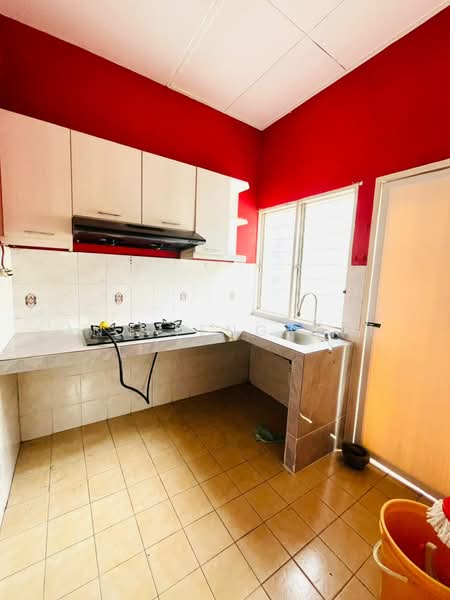 Rumah Teres untuk Dijual di Taman Aman Putra (Puchong) - Wai Ann Teng - Kitchen - PropertyGuru.com.my