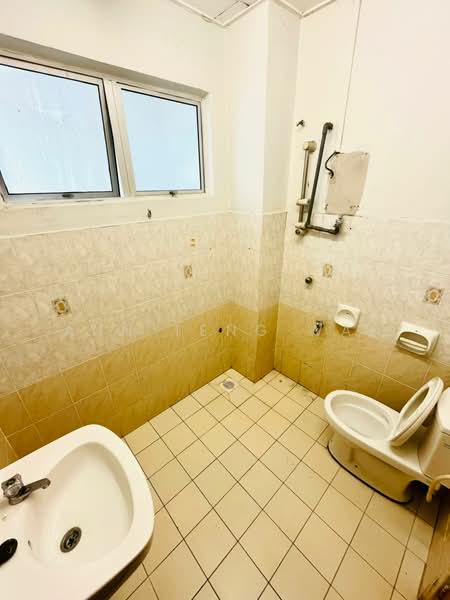 Rumah Teres untuk Dijual di Taman Aman Putra (Puchong) - Wai Ann Teng - Bathroom - PropertyGuru.com.my