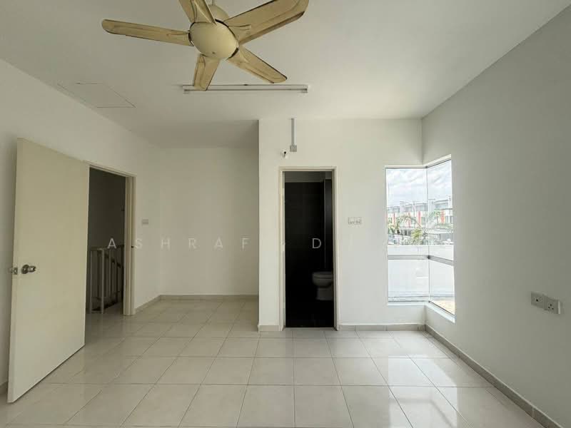 Rumah Teres untuk Dijual di Banting (Selangor) - Ashraff Daniel - Living Room - PropertyGuru.com.my