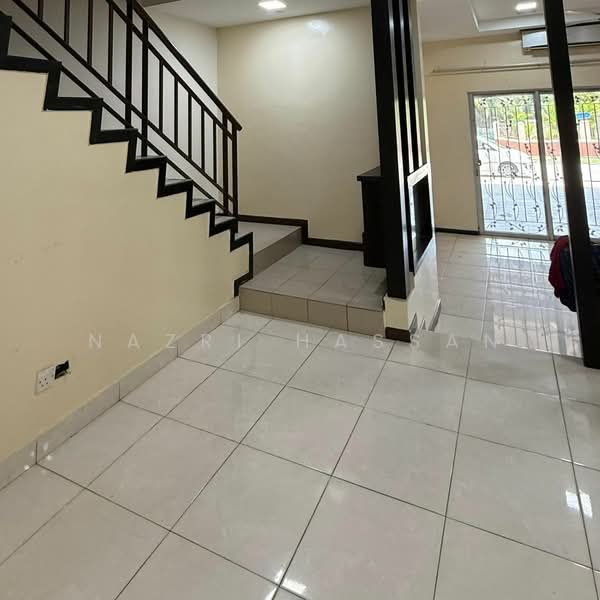 Rumah Teres 2 Tingkat untuk Dijual di Kampung Merbau Sempak Tambahan (Sungai Buloh) - Nazri Hassan - PropertyGuru.com.my