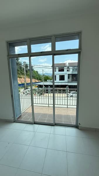 Rumah Teres 2.5 Tingkat untuk Dijual di Taman Pulai Mutiara (Iskandar Puteri (Nusajaya)) - Iden Tan - Balcony - PropertyGuru.com.my