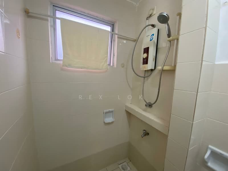 Kondominium untuk Disewa di Perdana View - Rex Lok - Bathroom - PropertyGuru.com.my