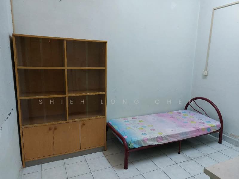 Rumah Teres 1 Tingkat untuk Dijual di Taman Pelangi Indah (Ulu Tiram) - Shieh Long Chen - Bedroom - PropertyGuru.com.my