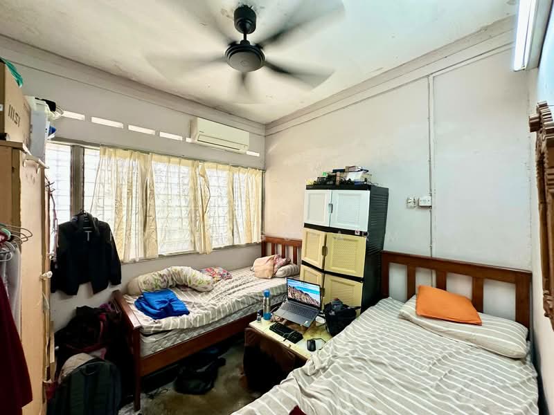 1-storey Terraced House for Sale in Kelana Jaya (Petaling Jaya) - Thoriq Suparman - Bedroom - PropertyGuru.com.my