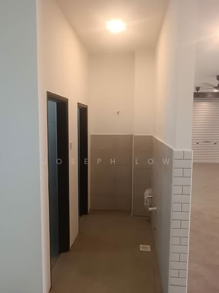 Shop for Rent in Port Dickson (Negeri Sembilan) - Joseph Low - Corridor - PropertyGuru.com.my
