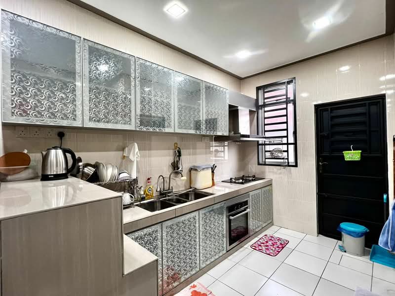 1-storey Terraced House for Sale in Bandar Putra (Kulai) - Iden Tan - Kitchen - PropertyGuru.com.my