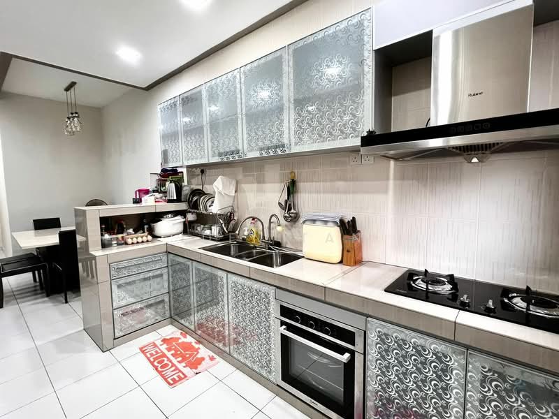 1-storey Terraced House for Sale in Bandar Putra (Kulai) - Iden Tan - Kitchen - PropertyGuru.com.my