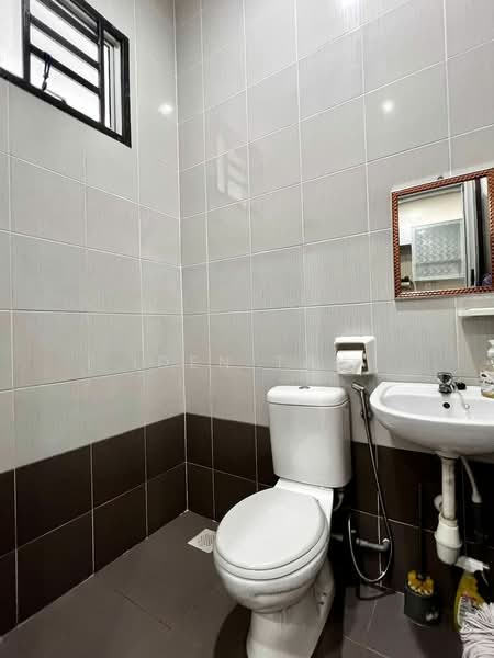 1-storey Terraced House for Sale in Bandar Putra (Kulai) - Iden Tan - Bathroom - PropertyGuru.com.my