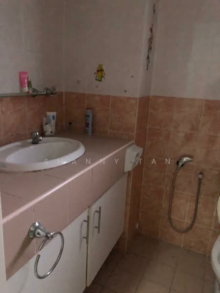 Semi-Detached House for Sale in Sungai Long (Bandar Sungai Long) - Shanny Tan - Bathroom - PropertyGuru.com.my