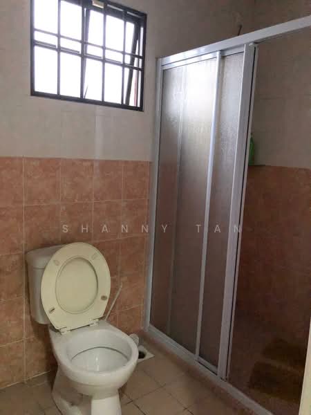 Semi-Detached House for Sale in Sungai Long (Bandar Sungai Long) - Shanny Tan - Bathroom - PropertyGuru.com.my