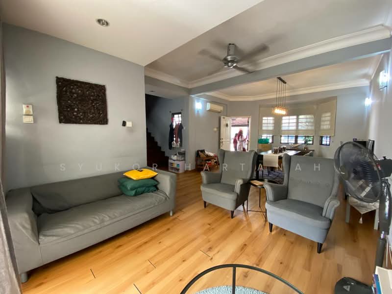 Vila Berkembar untuk Dijual di Shah Alam (Selangor) - Syukor Hartanah - Living Room - PropertyGuru.com.my