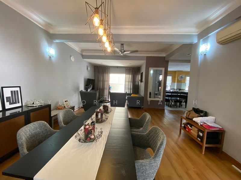 Vila Berkembar untuk Dijual di Shah Alam (Selangor) - Syukor Hartanah - Living Room - PropertyGuru.com.my
