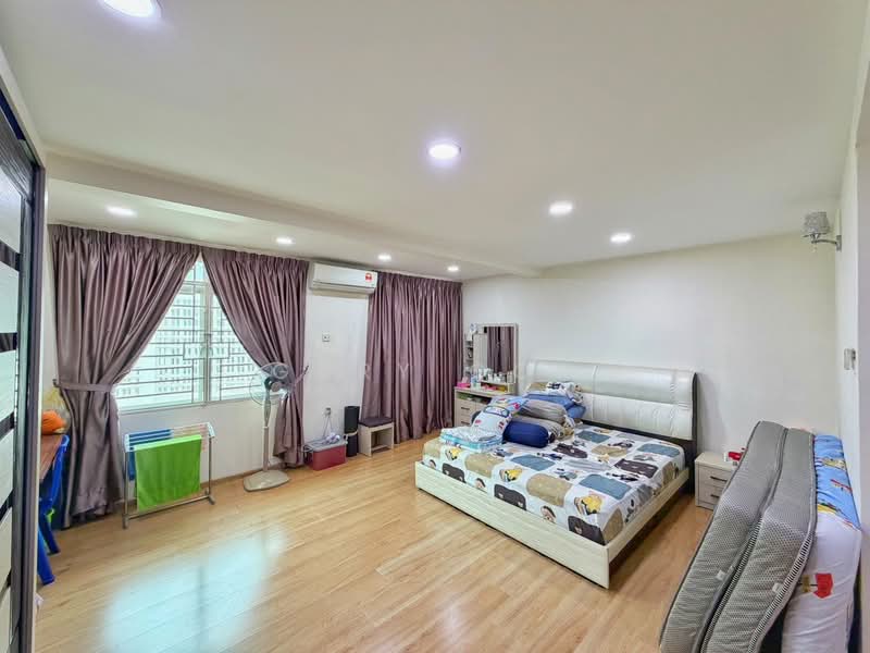 Townhouse for Sale in Bukit Dumbar (Jelutong) - Gary Goh - Bedroom - PropertyGuru.com.my