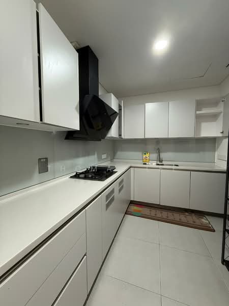 Servis Apartment untuk Disewa di Four Seasons Place - thomas lee - Kitchen - PropertyGuru.com.my
