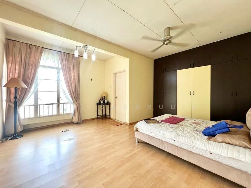 Condominium for Sale at Waizuri 1 - Abid Sabarudin - Bedroom - PropertyGuru.com.my