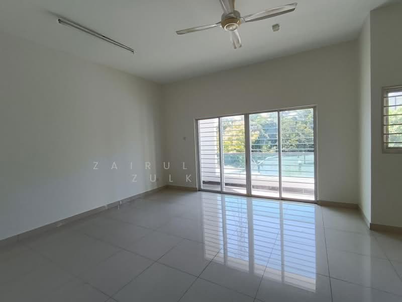 Rumah Teres 2 Tingkat untuk Dijual di Seri Kembangan (Selangor) - Zairul Asrah Zulkefli - Living Room - PropertyGuru.com.my
