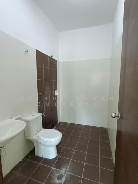 Rumah Teres 2 Tingkat untuk Dijual di Seri Kembangan (Selangor) - Zairul Asrah Zulkefli - Bathroom - PropertyGuru.com.my