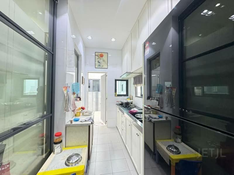 Semi-Detached House for Sale in Shah Alam (Selangor) - Rylin Tan - Kitchen - PropertyGuru.com.my
