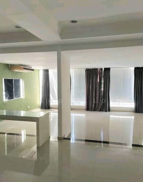 For Rent - 2 Storey Commercial Semi-detached House, Opposite Swimming Club