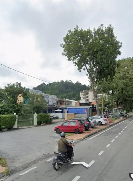For Rent - 2 Storey Commercial Semi-detached House, Opposite Swimming Club