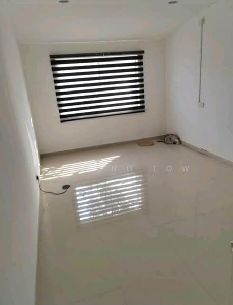 For Rent - 2 Storey Commercial Semi-detached House, Opposite Swimming Club