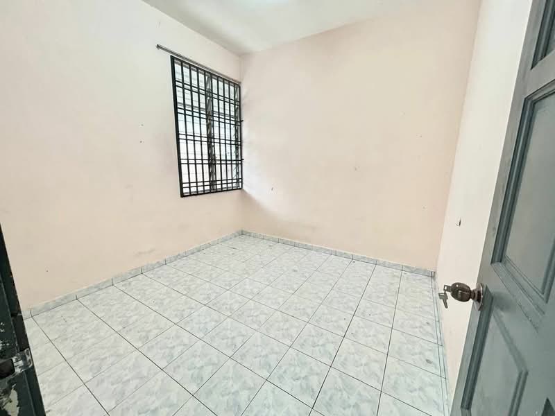 Rumah Teres 1.5 Tingkat untuk Dijual di Bandar Putra (Kulai) - Iden Tan - Interior - PropertyGuru.com.my