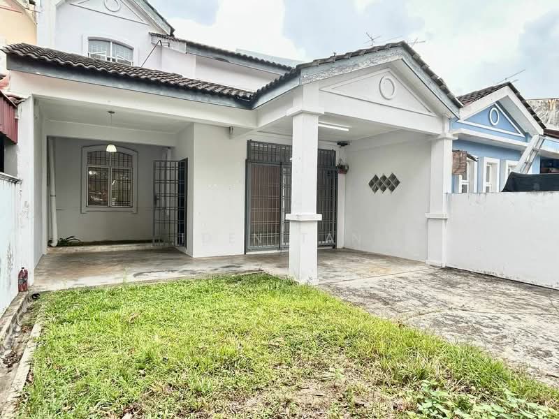 Rumah Teres 1.5 Tingkat untuk Dijual di Bandar Putra (Kulai) - Iden Tan - Exterior - PropertyGuru.com.my