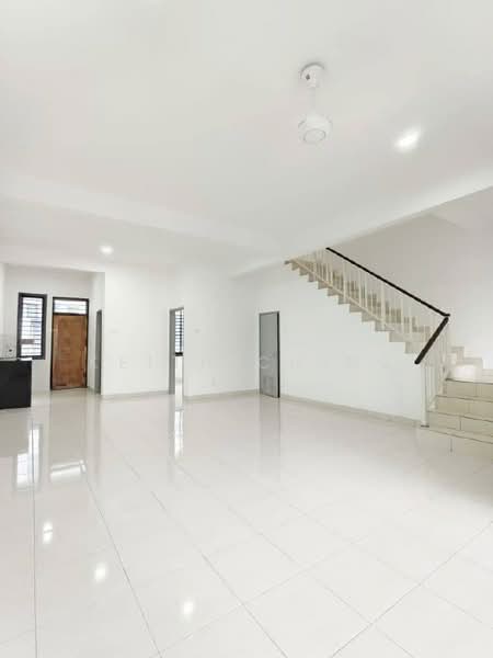 2-storey Terraced House for Sale in Taman Austin Duta (Tebrau) - Keith Ching - Living Room - PropertyGuru.com.my