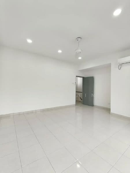 2-storey Terraced House for Sale in Taman Austin Duta (Tebrau) - Keith Ching - Living Room - PropertyGuru.com.my