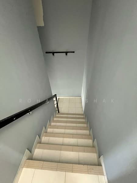 Rumah Teres 2 Tingkat untuk Disewa di Alam Suria (Puncak Alam) - Rohana Ishak - Corridor - PropertyGuru.com.my