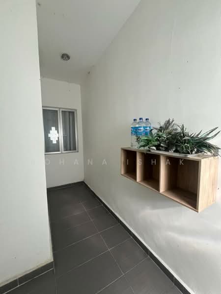 Rumah Teres 2 Tingkat untuk Disewa di Alam Suria (Puncak Alam) - Rohana Ishak - Corridor - PropertyGuru.com.my