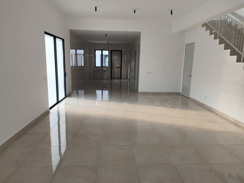 Rumah Teres 2 Tingkat untuk Dijual di Telok Panglima Garang (Selangor) - Anthony Ho - Living Room - PropertyGuru.com.my