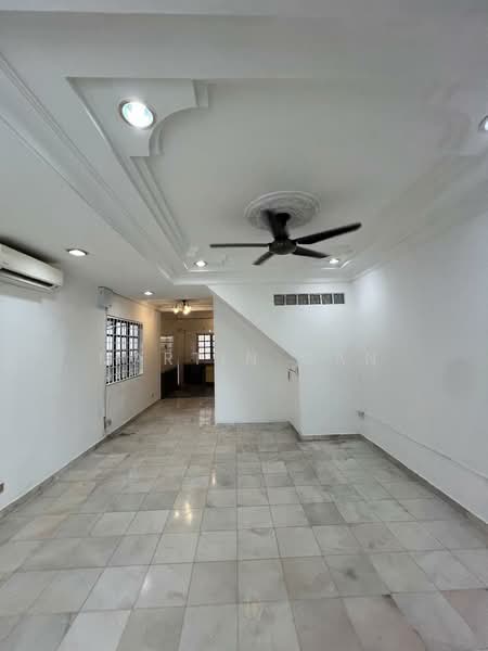 Rumah Teres 2 Tingkat untuk Dijual di Batu Caves (Selangor) - Martin Gan - Living Room - PropertyGuru.com.my