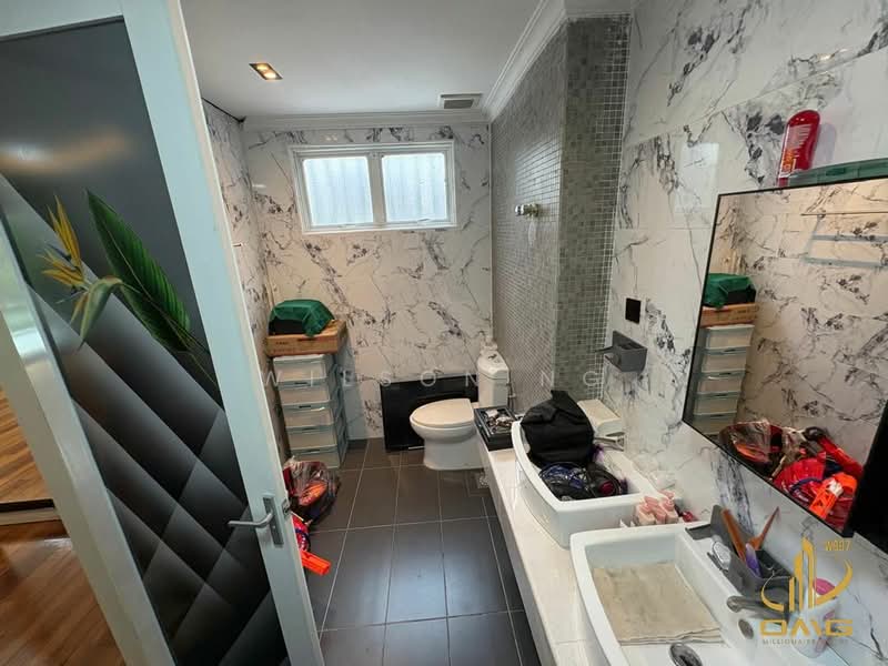 Rumah Berkembar untuk Dijual di Bandar Botanic (Klang) - Wilson Ng - Bathroom - PropertyGuru.com.my