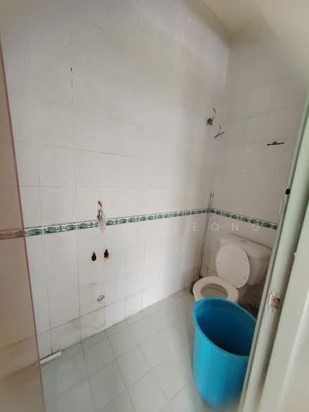 Kedai / Pejabat untuk Disewa di Puchong (Selangor) - Ng Hon Keong - Bathroom - PropertyGuru.com.my