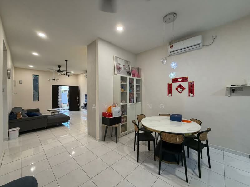 1-storey Terraced House for Sale in Taman Puteri Wangsa (Ulu Tiram) - Wayne Ng - Living Room - PropertyGuru.com.my