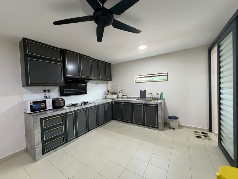 1-storey Terraced House for Sale in Taman Puteri Wangsa (Ulu Tiram) - Wayne Ng - Kitchen - PropertyGuru.com.my