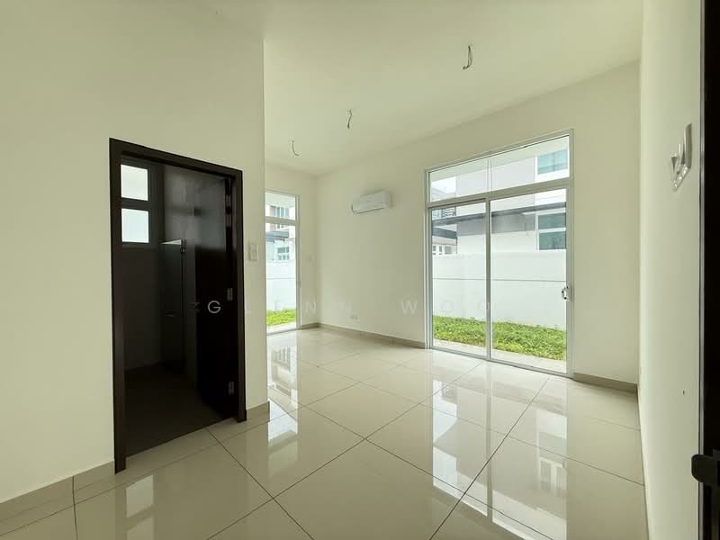 Rumah Berkembar untuk Dijual di Johor Bahru (Johor) - Glenn Woo - Living Room - PropertyGuru.com.my