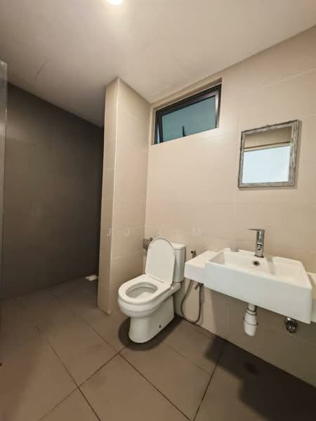 Servis Apartment untuk Disewa di Avantas Residences - JJ Lim - Bathroom - PropertyGuru.com.my