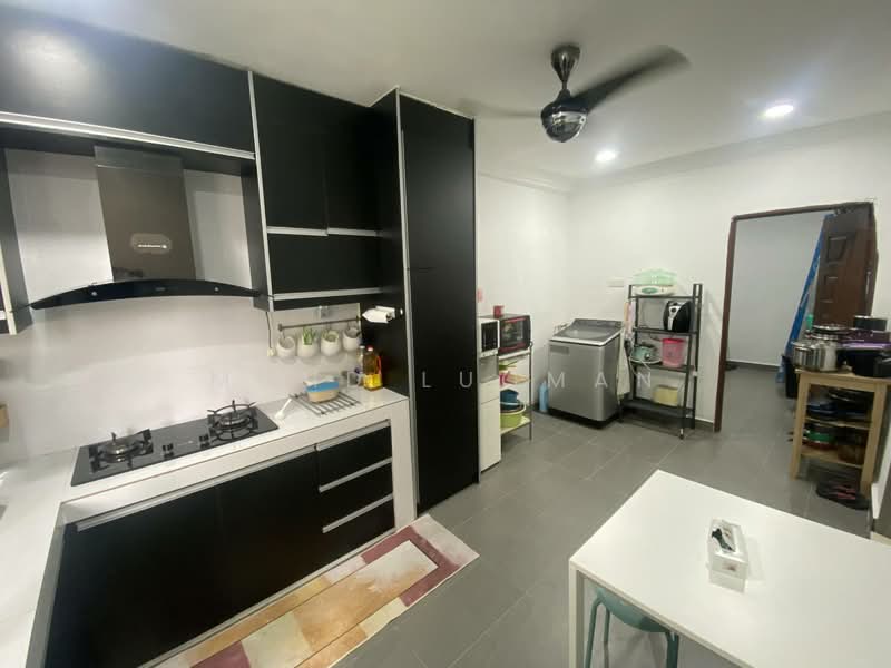 Semi-Detached House for Sale in Banting (Selangor) - Mohd Luqman - Kitchen - PropertyGuru.com.my
