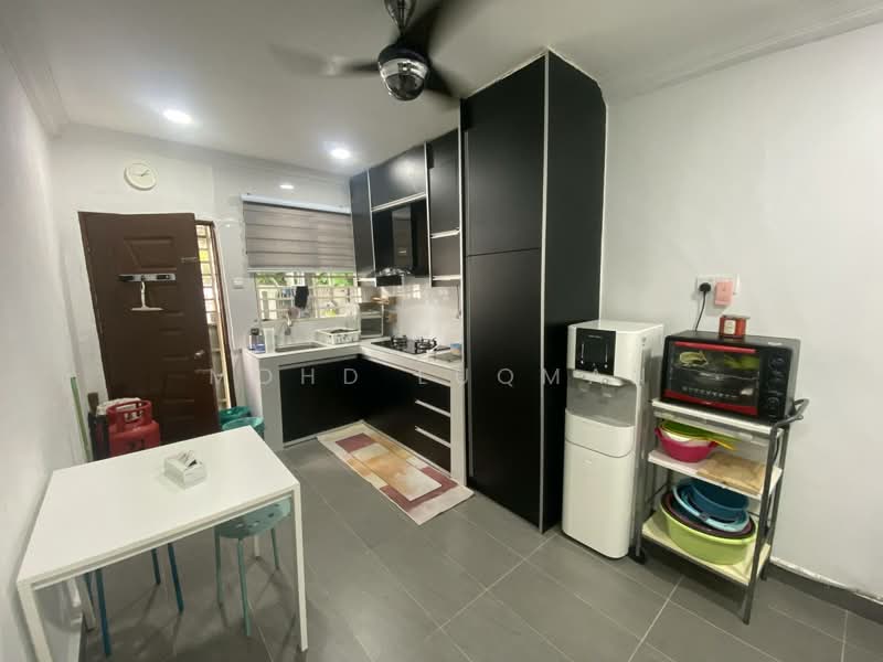 Semi-Detached House for Sale in Banting (Selangor) - Mohd Luqman - Kitchen - PropertyGuru.com.my