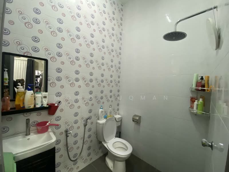 Semi-Detached House for Sale in Banting (Selangor) - Mohd Luqman - Bathroom - PropertyGuru.com.my